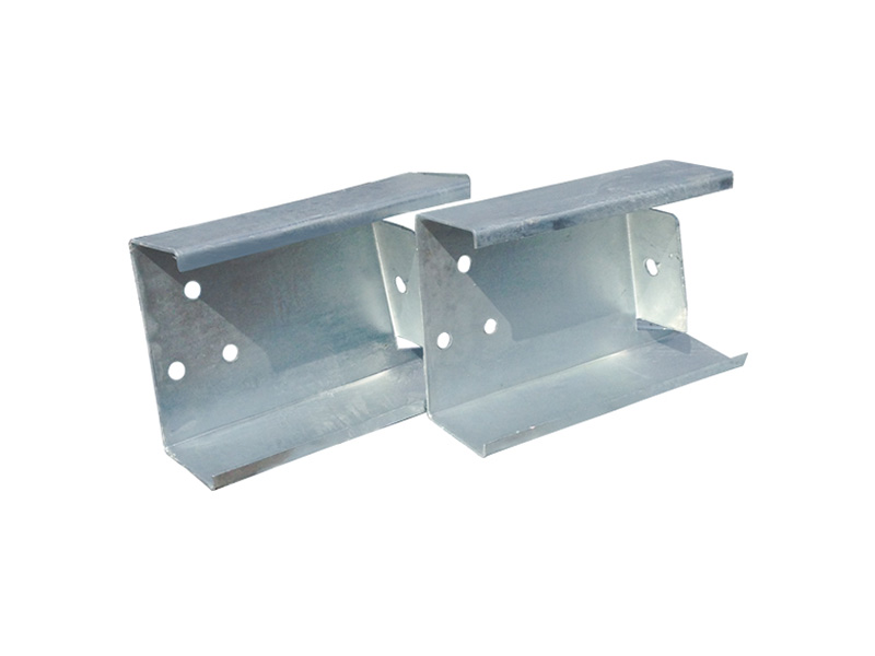 Highway Guardrail Trapezoidal Spacer (en inglés)